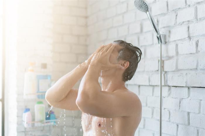 الاستحمام بالماء الدافئ في المنام