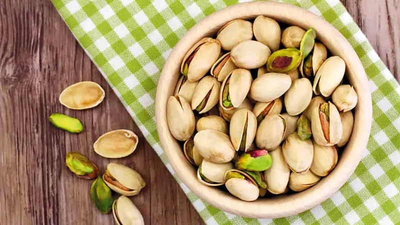 اكل فستق الحلبي في المنام