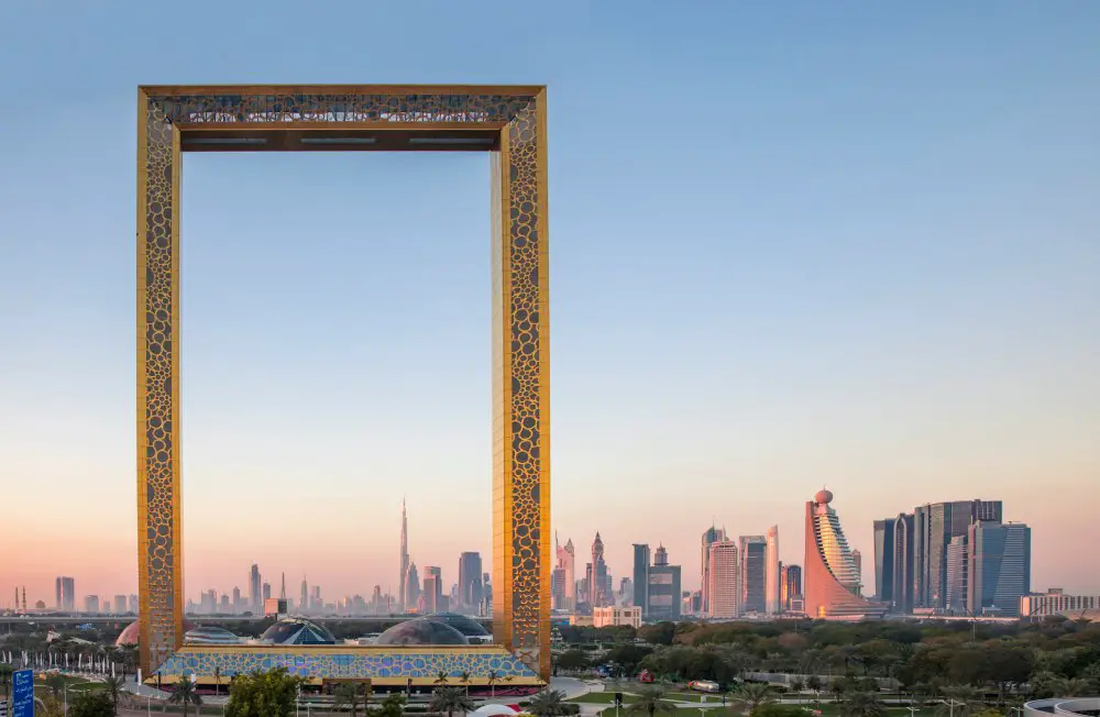 البرواز الذهبي في المنام