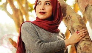 الحجاب الأحمر في المنام للمتزوجة
