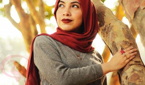 الحجاب الأحمر في المنام للمتزوجة