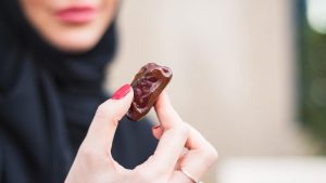 الحلم باكل التمر للمتزوجة